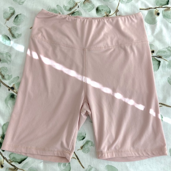 Soft Active Short - Picture 1 of 3